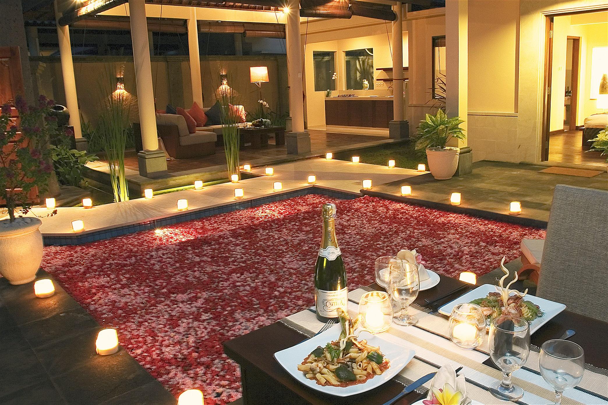 Sagara Villas And Suites Sanur By Ahm Exterior foto A romantic dinner