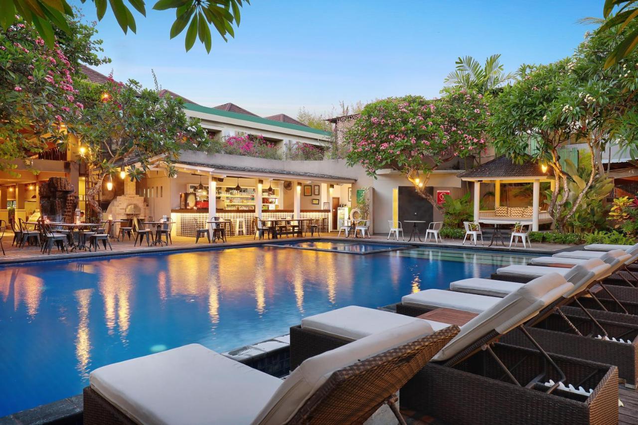 Sagara Villas And Suites Sanur By Ahm Exterior foto The swimming pool at the hotel